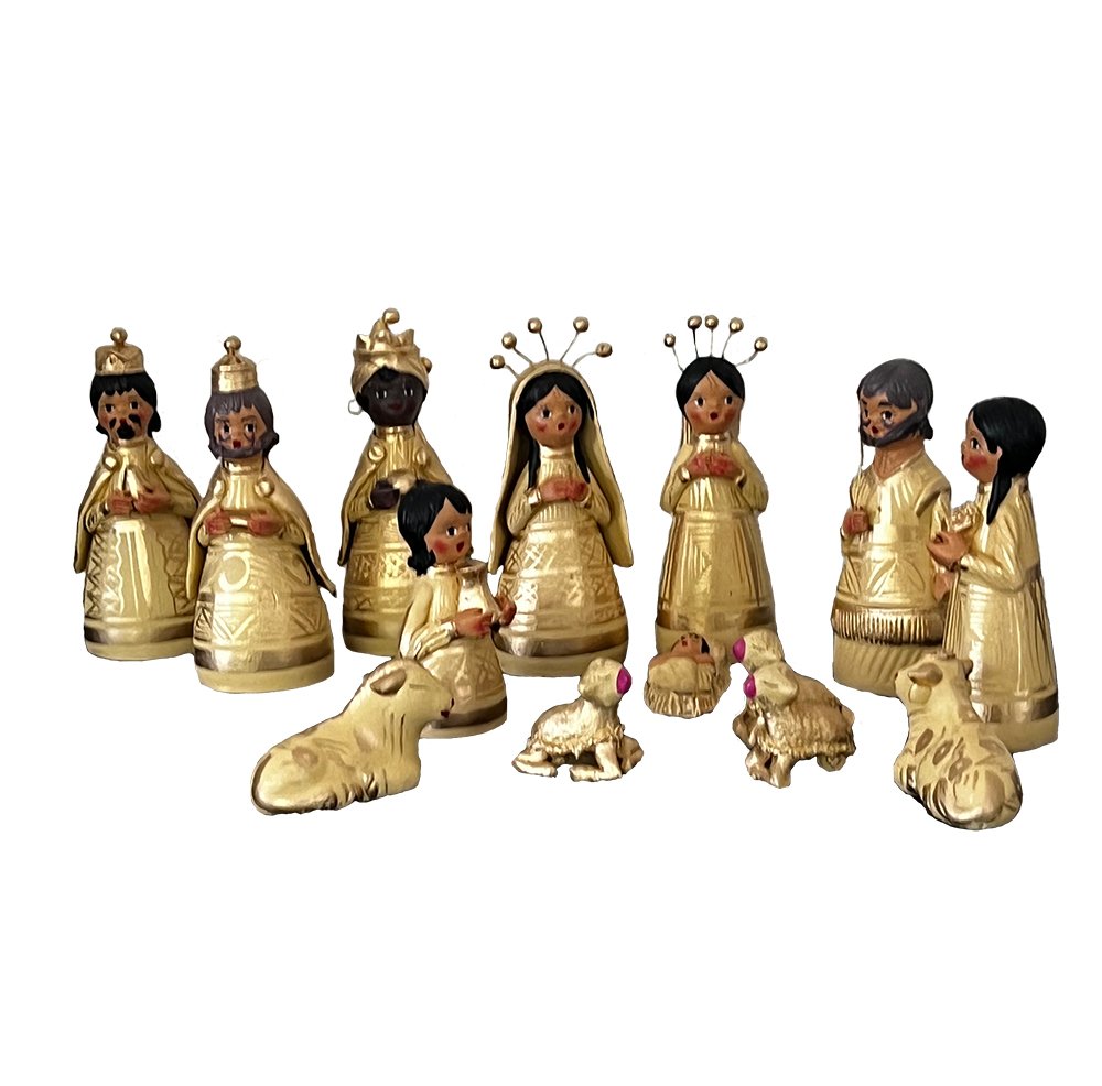 Beautiful 14 Pieces Large Hand Painted Clay Nativity 6in Beige image 3